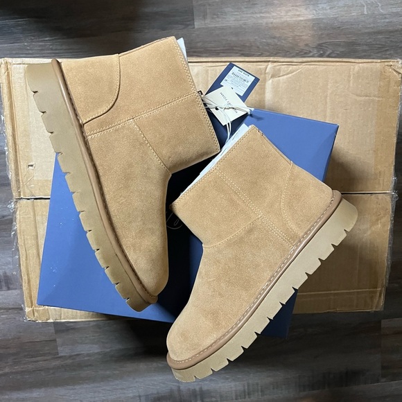 NWT Universal Thread Tan Suede Ankle Boots Size 6 - Picture 2 of 7